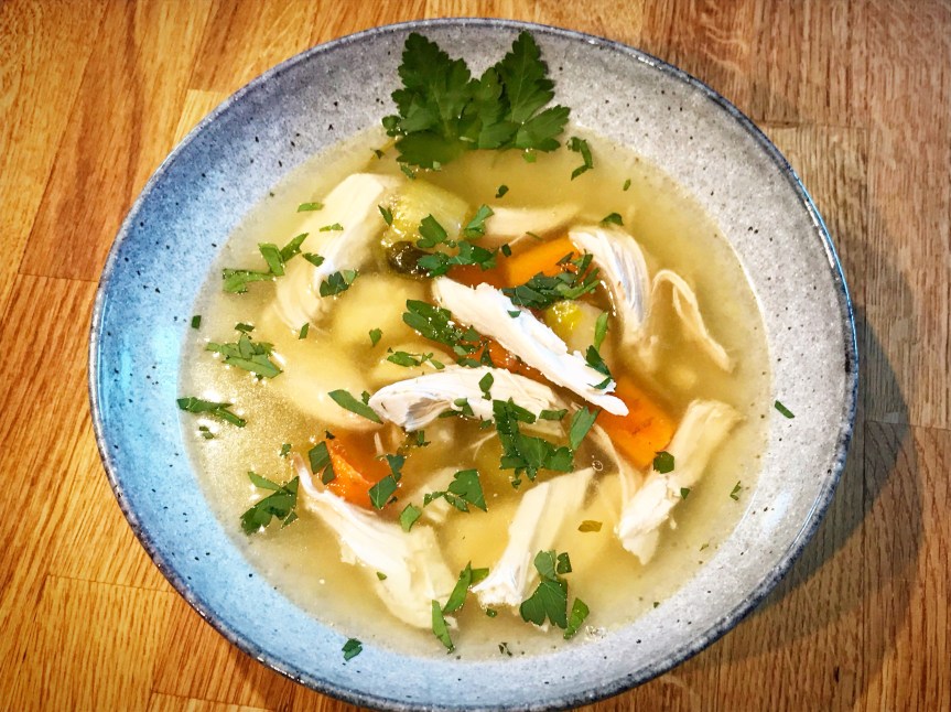 Einfache Hühnersuppe