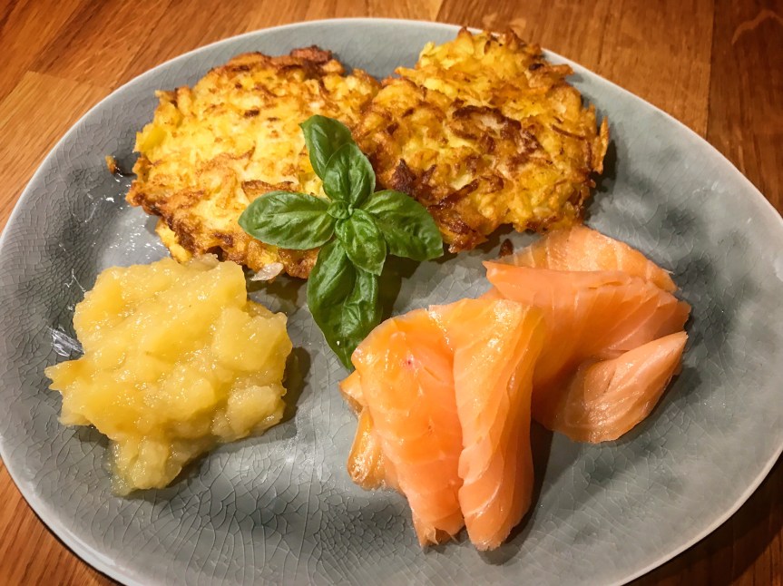 Reibekuchen mit Räucherlachs