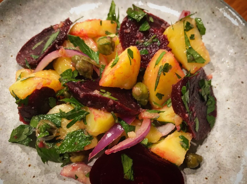 Kartoffelsalat mit roter Beete