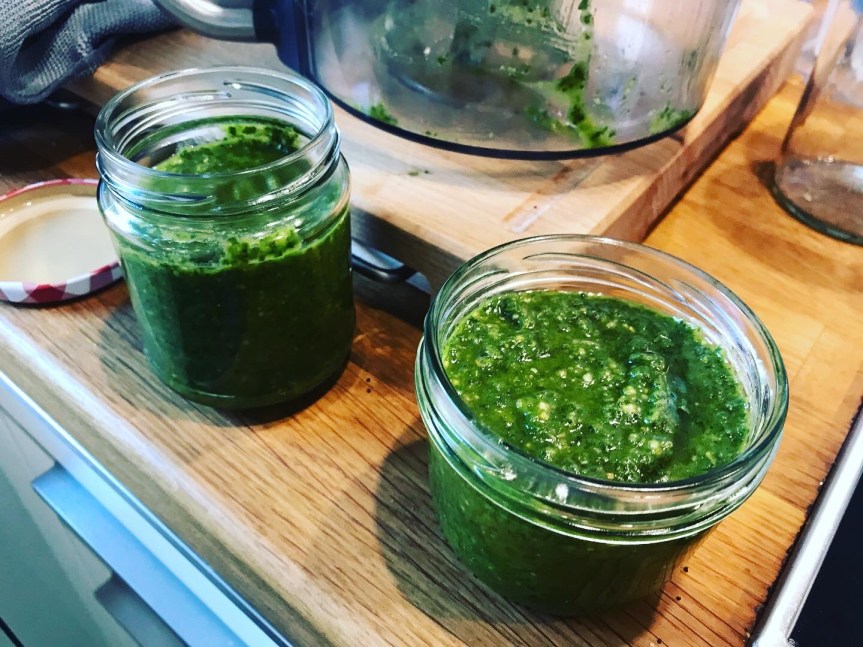 Basilikum-Pesto